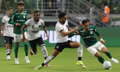 Vitor Roque, do Palmeiras, contra o Botafogo no Brasileirão 2026