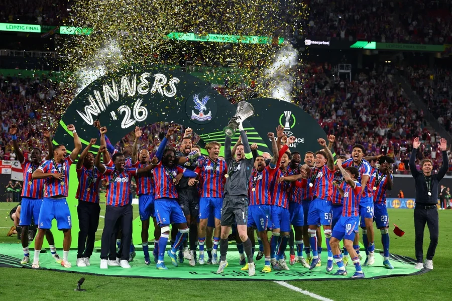 Crystal Palace conquista a Conference League 2026.