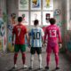 Montagem com Cristiano Ronaldo, Lionel Messi e o goleiro mexicano Ochoa, que vão quebrar a marca de seis Copas consecutivas em 2026.