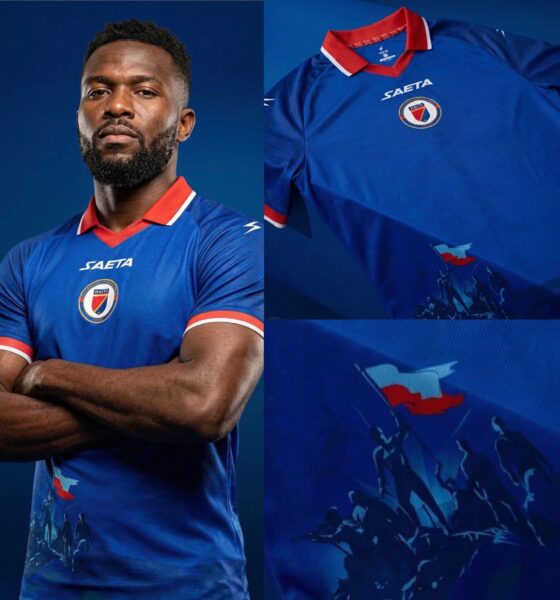 Uniforme principal do Haiti para a Copa 2026 mostrando elementos históricos da independência do país e que foram barrados pela FIFA, que entendeu ser uma mensagem política.